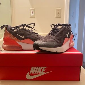 Kids Nike 270 size 2y worn condition still has life.